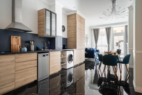 Apartamento boutique estilo Haussmannien El Grao VALENCIA. — 4-Star Luxury Hotel in Valencia, Spain