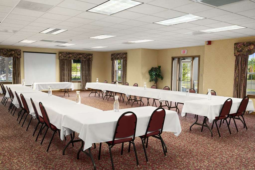 Days Inn by Wyndham Grayling - photo 12