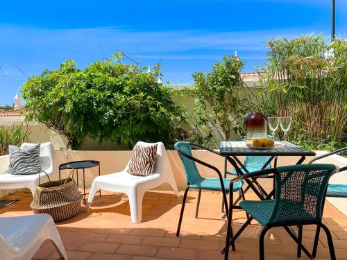 2bdr Townhouse Duplex with Pool by Lovelystay — 4-Star Luxury Hotel in Ferragudo, Portugal