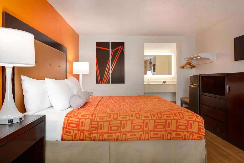 Howard Johnson by Wyndham Harrisonburg - photo 9