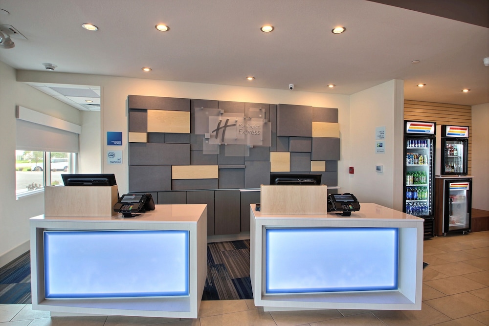 Holiday Inn Express & Suites Fond Du Lac by IHG - photo 50
