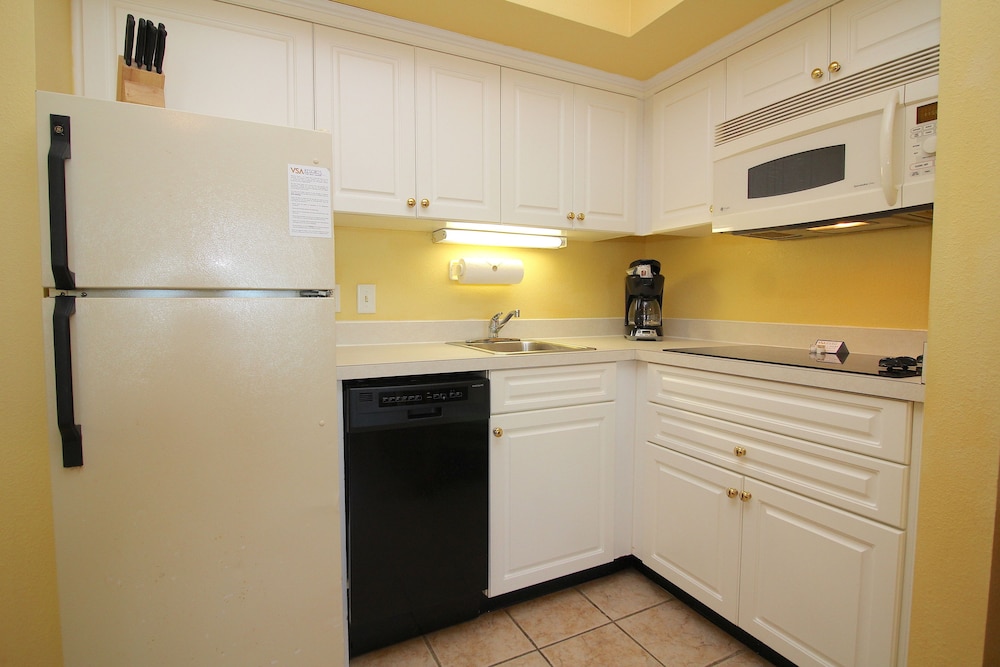 Ocean Sands Resort Oceanfront Virginia Beach by Vacatia - photo 12