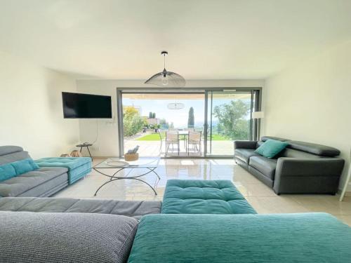 Le Romarin Clim Vue Mer Et Jardin 3 Chbres in Cassis, France