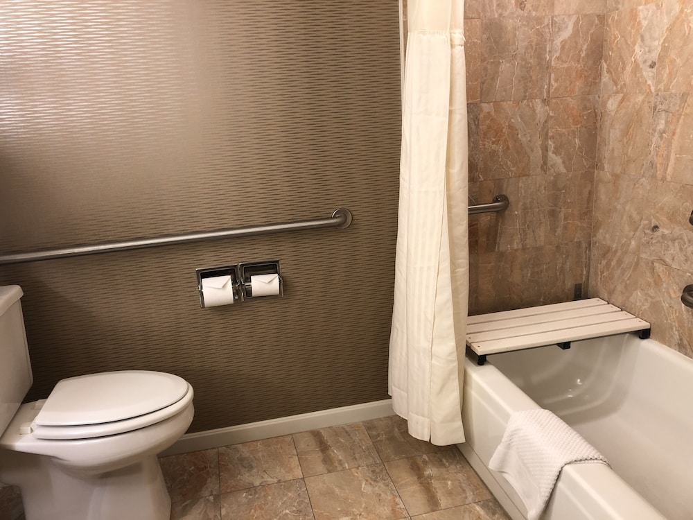DoubleTree by Hilton Akron Fairlawn - photo 28
