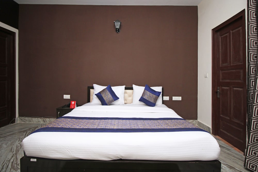 OYO 8914 Hotel Ambrosia