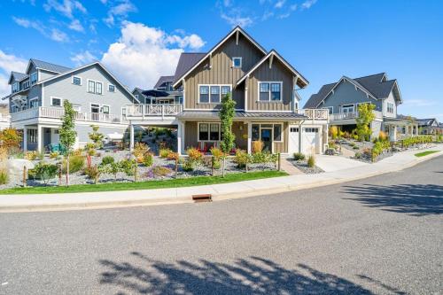 Happy Hours #26 in Chelan, United States