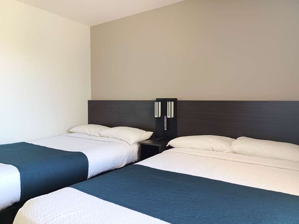 Motel 6 Fresno CA Blackstone North - photo 12