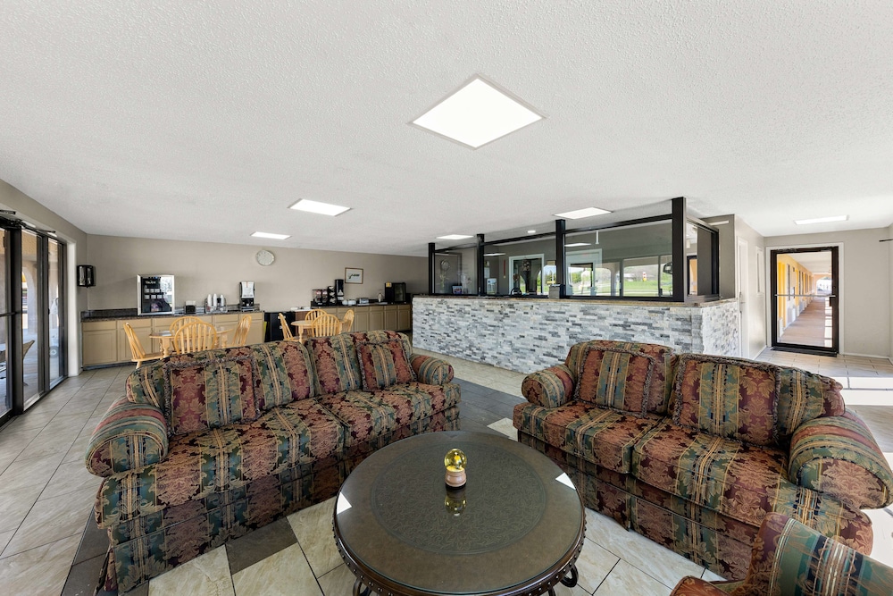 Americas Best Value Inn Bonham - photo 3