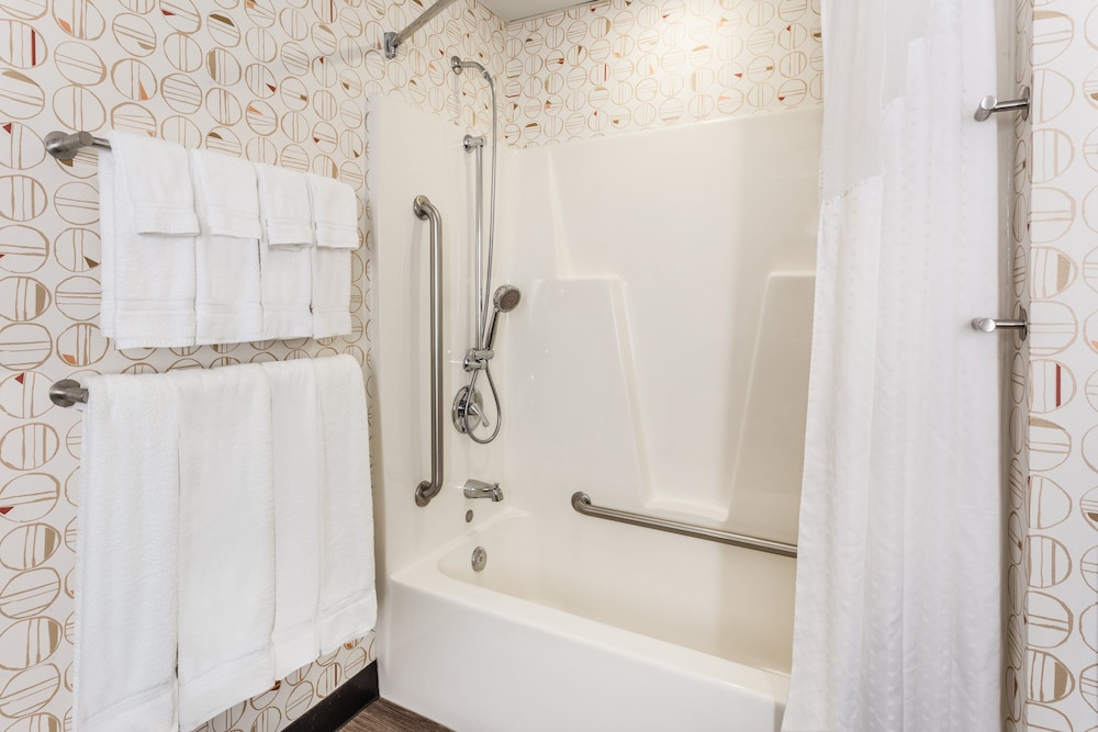 Holiday Inn Philadelphia South Swedesboro by IHG - photo 17