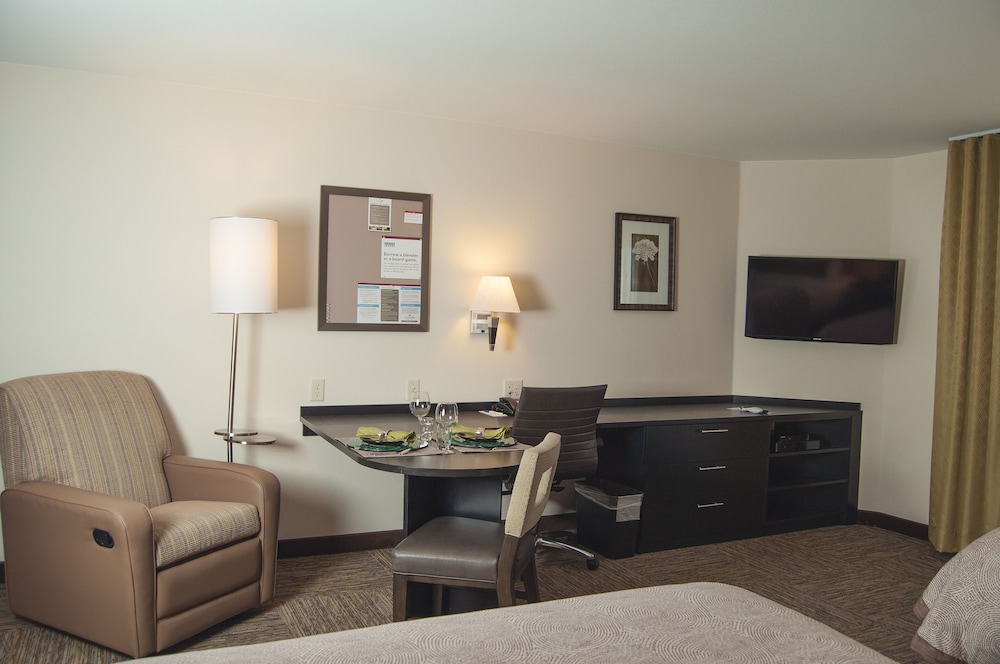 Candlewood Suites Fort Collins by IHG - photo 10