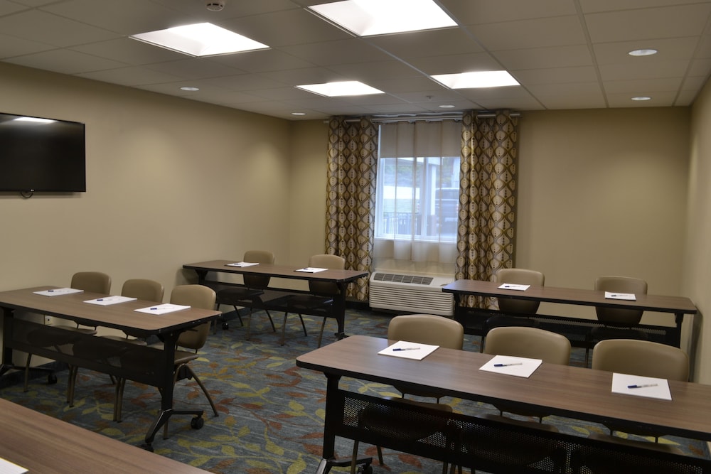 Candlewood Suites St. Clairsville by IHG - photo 58