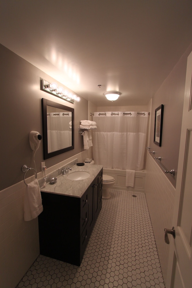 Lodging at the Gaffer Inn - photo 16