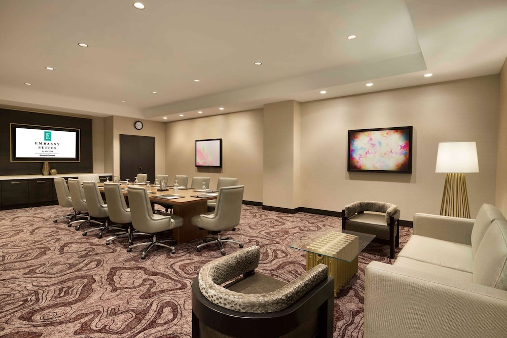 Embassy Suites by Hilton Minneapolis Downtown - photo 39