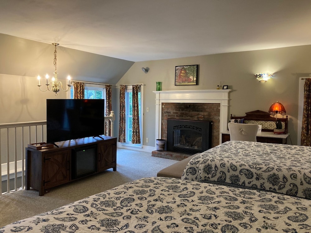 Four Columns Inn - photo 36