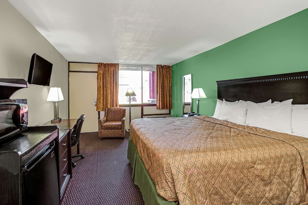 Days Inn by Wyndham York Alabama - photo 22