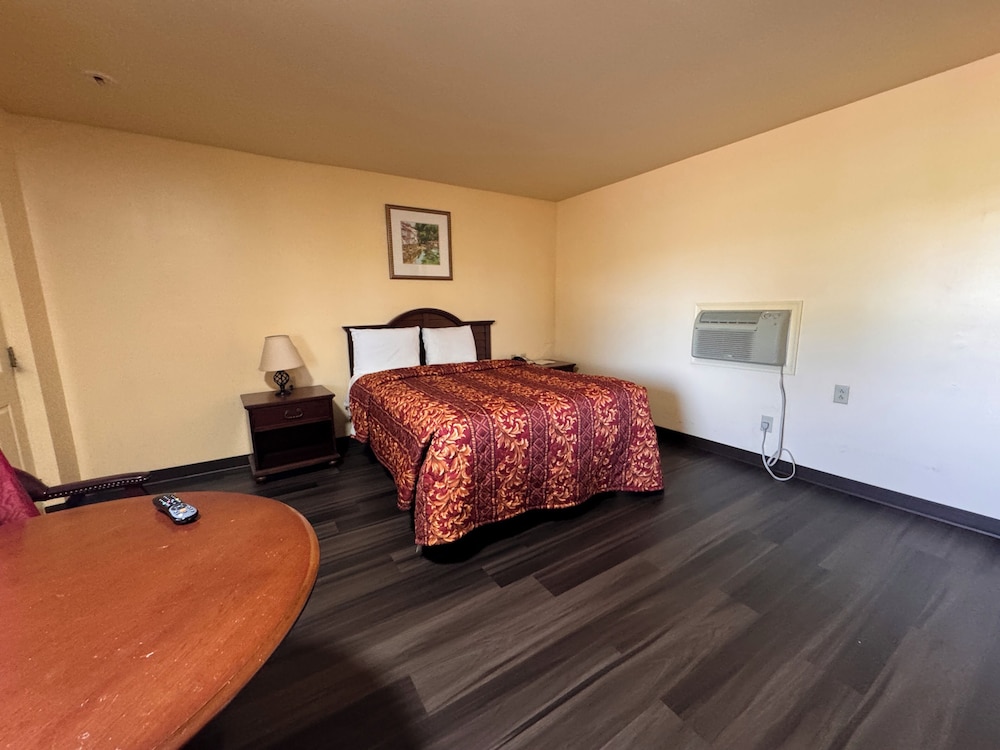 Whispering Pines by Hotel O Whitestone VA - photo 13