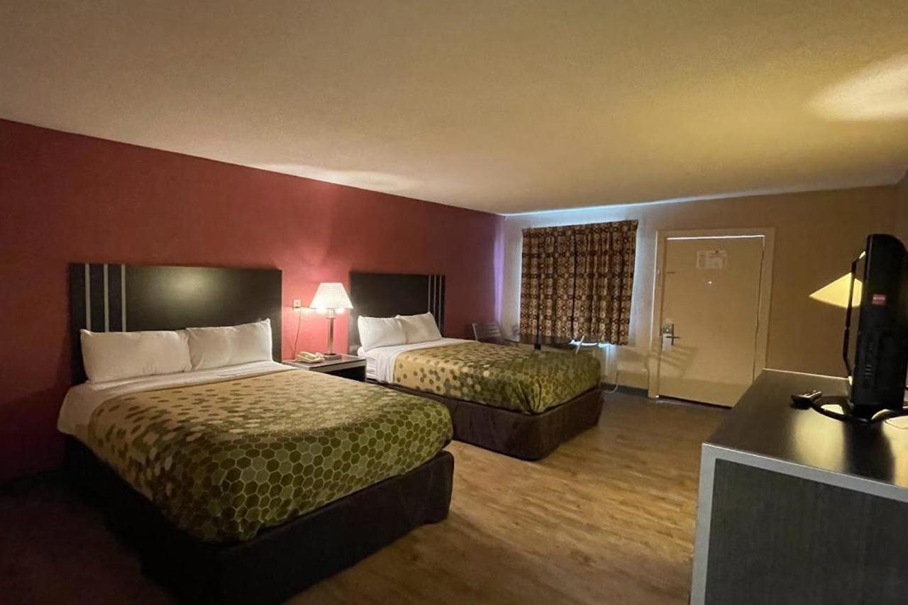 Economy Inn East Hartford CT - photo 14