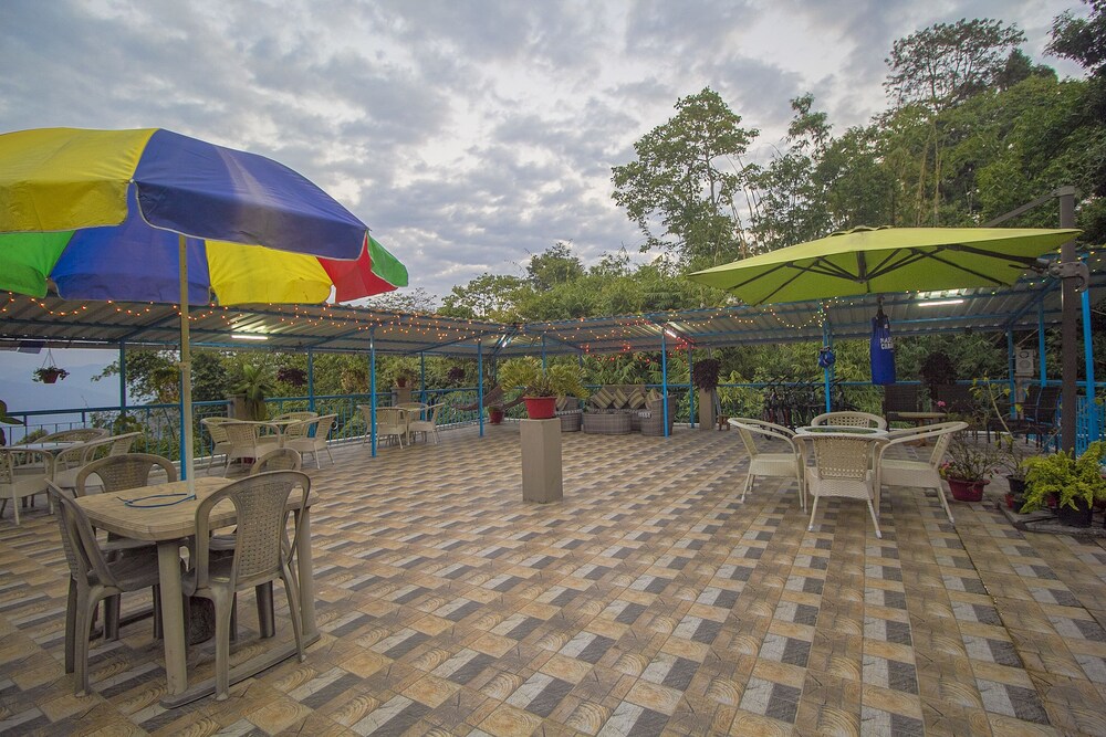 OYO 30417 Hotel Green View Neelgiri - carbon neutral hotel in Kasauli