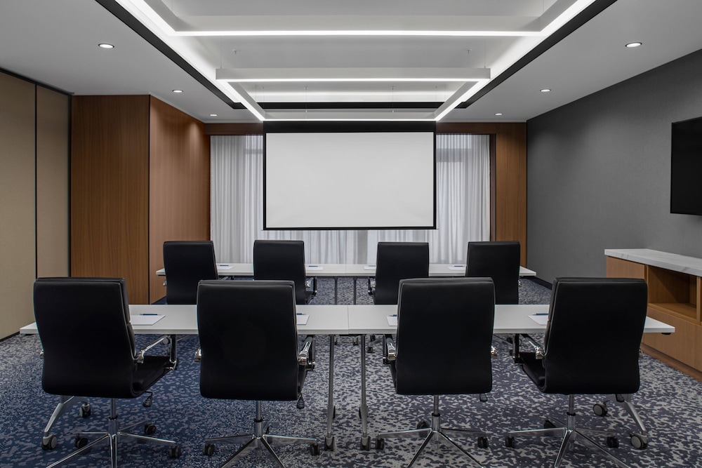 Four Points by Sheraton Flushing - photo 21