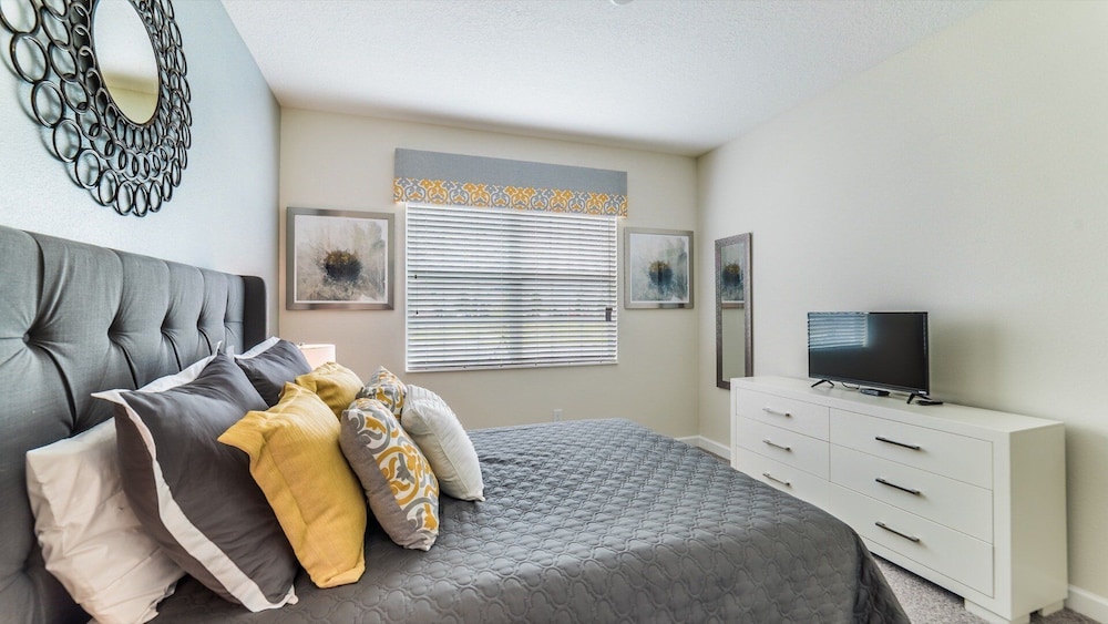 4742 Sleepy Hollow Drive - photo 8
