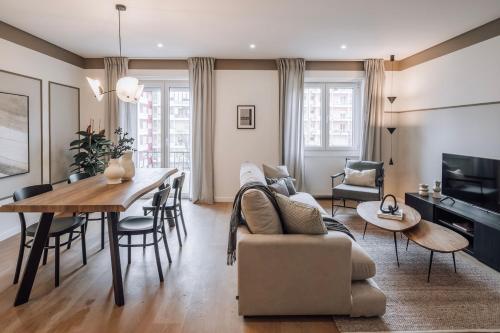 Ofir 2 bedrooms and office in Alvalade — 4-Star Luxury Hotel in Lisbon, Portugal