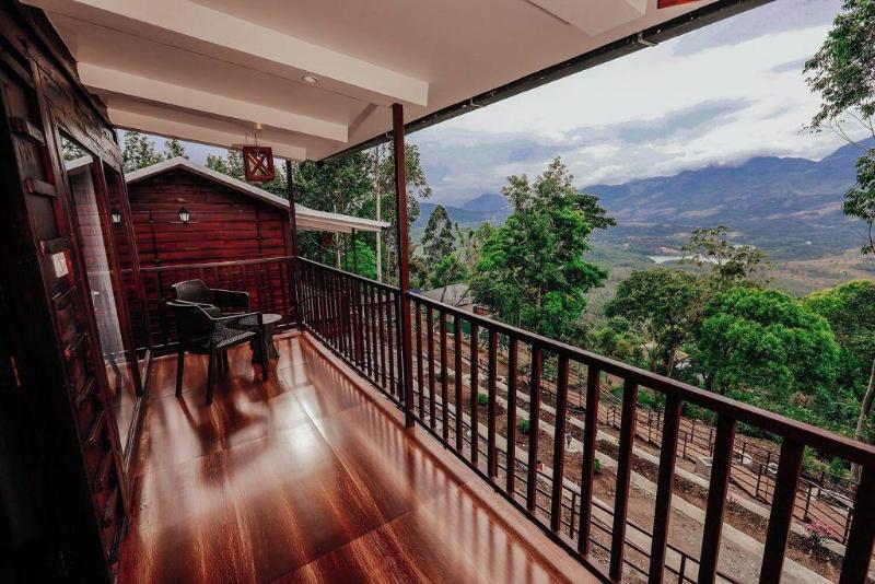 Hilltop Munnar by Fracspace — 4-Star Luxury Hotel in Munnar, India