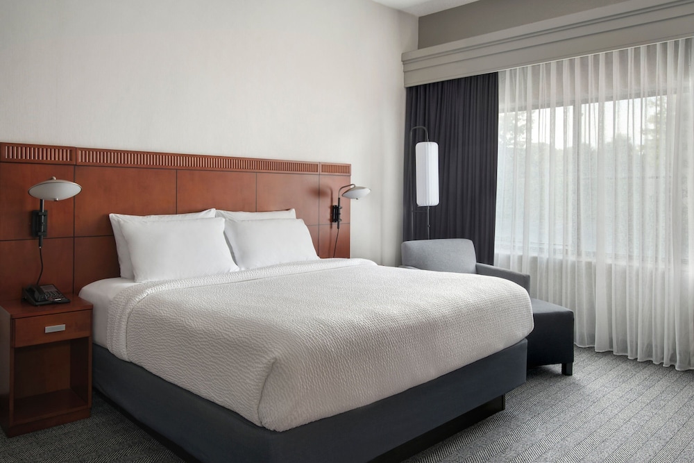 Courtyard by Marriott Philadelphia Plymouth Meeting - photo 12