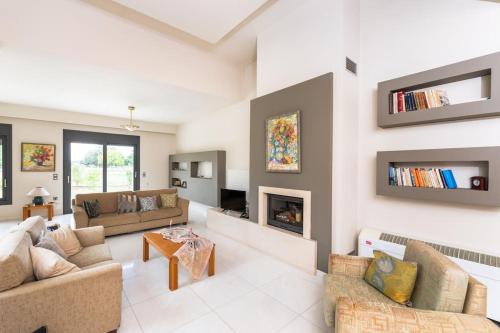 Villa Apocalypsis — 4-Star Luxury Hotel in Trikala, Greece
