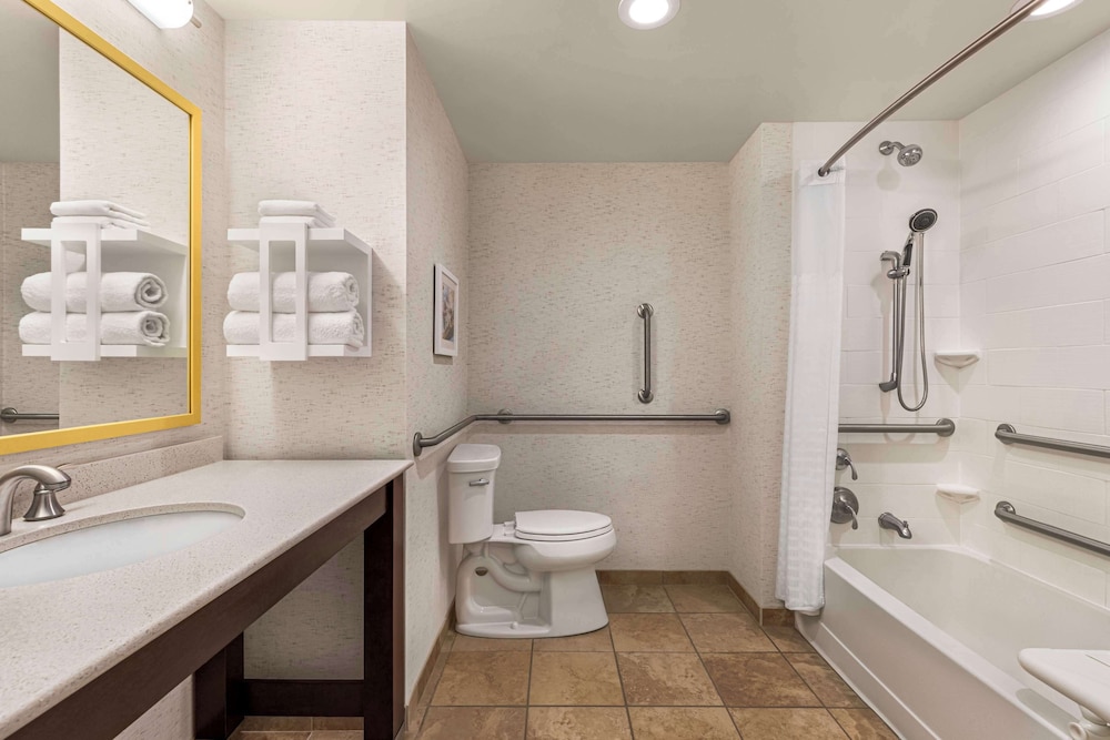 Hampton Inn & Suites Pittsburgh Waterfront West Homestead - photo 21
