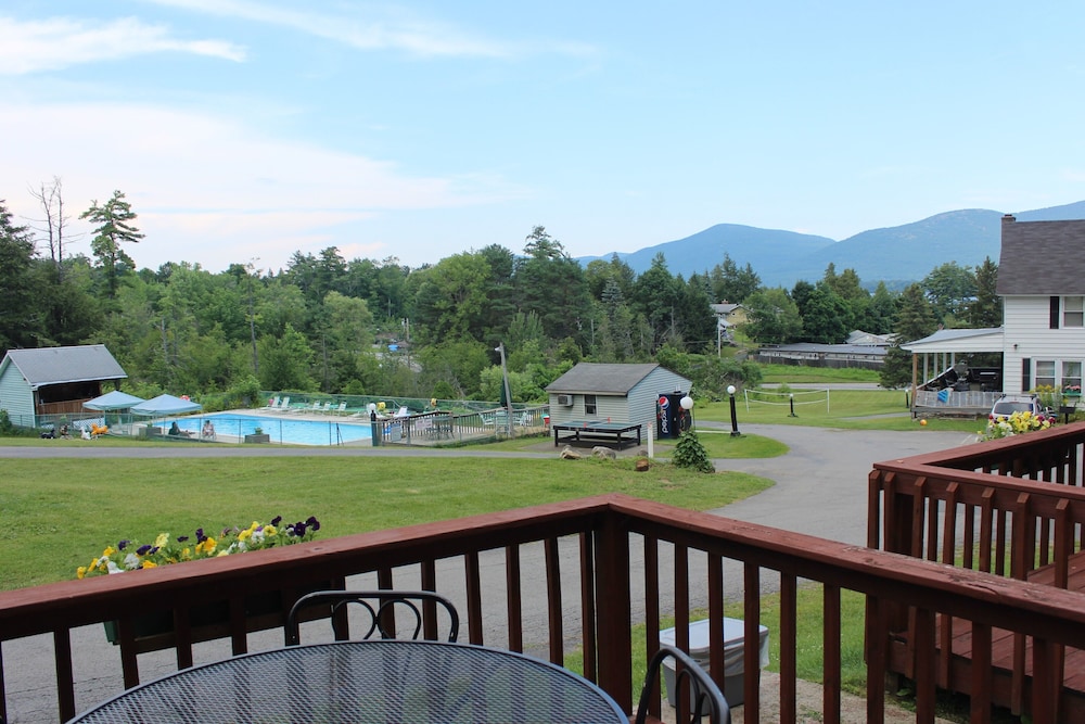 Hill View Motel and Cottages - photo 59