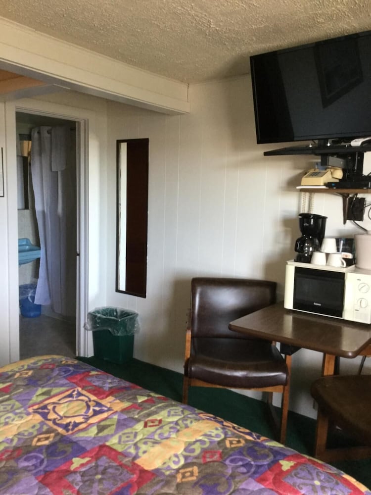 Carla's Inn - photo 4