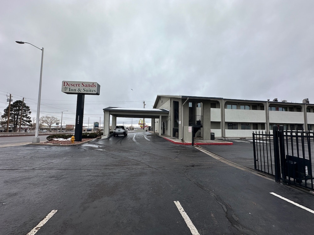 Desert Sands Inn & Suites - photo 17
