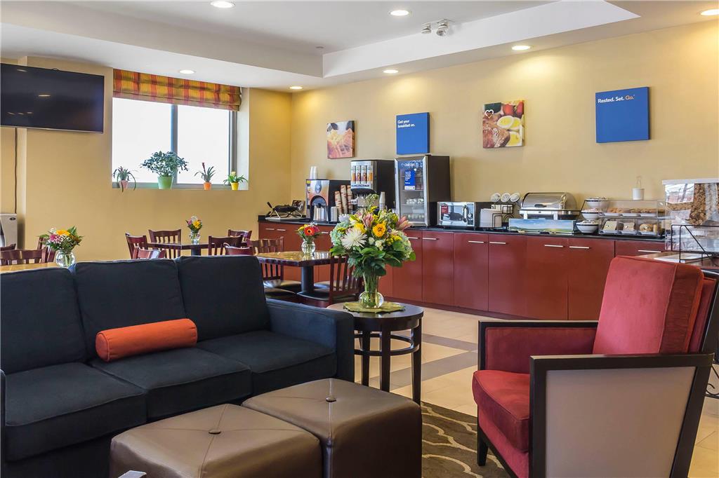 Comfort Inn & Suites LaGuardia Airport - photo 6