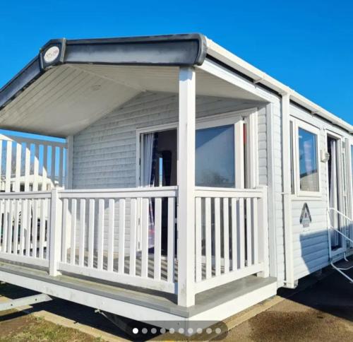 3 bed caravan with decking dishwasher en suite Haven Golden Sands — 4-Star Luxury Hotel in Mablethorpe, United Kingdom