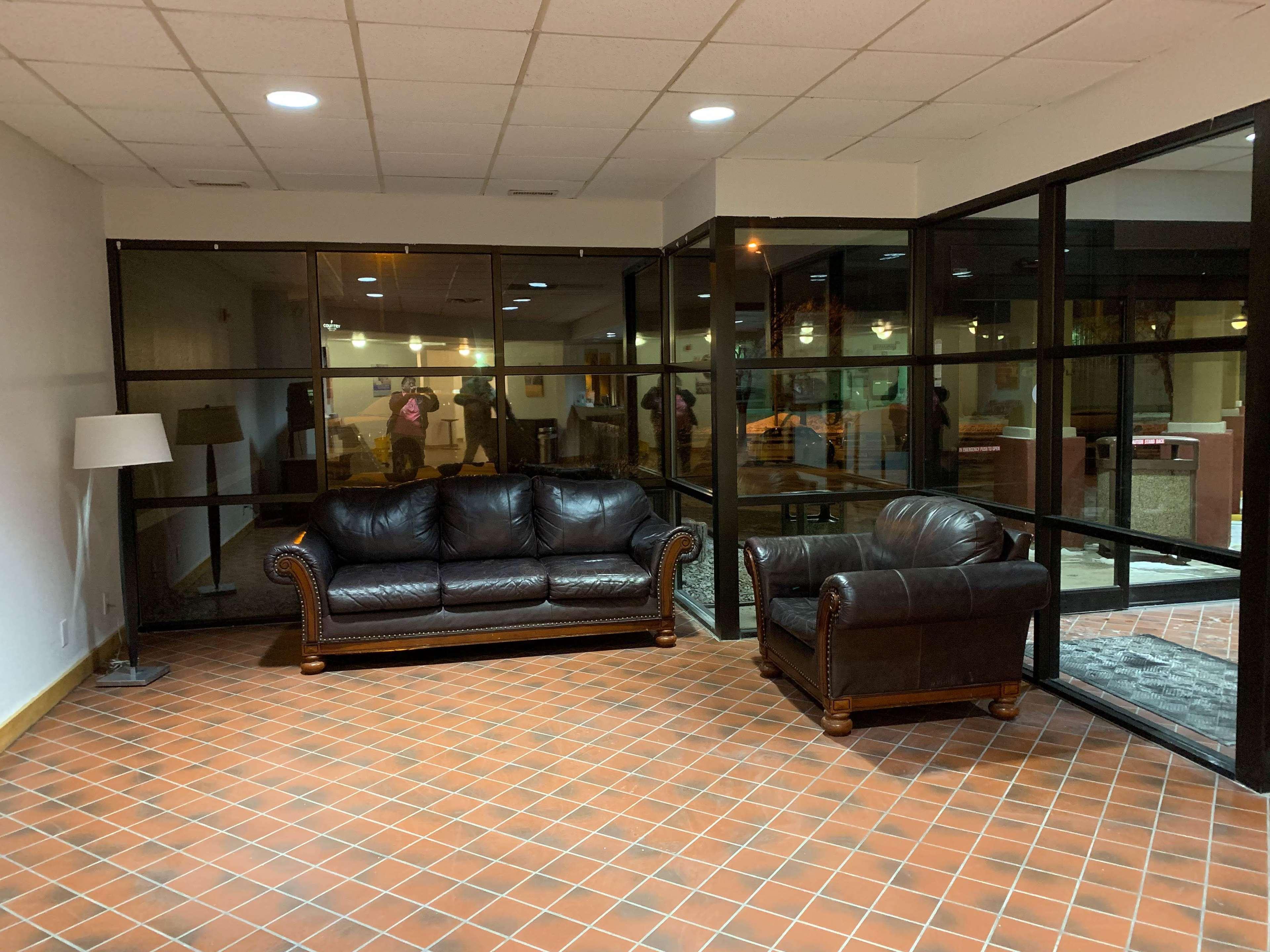 Studio 6 Lincoln NE Airport - photo 25