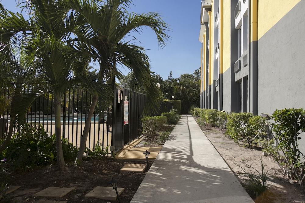 The Inn at Boynton Beach - photo 32