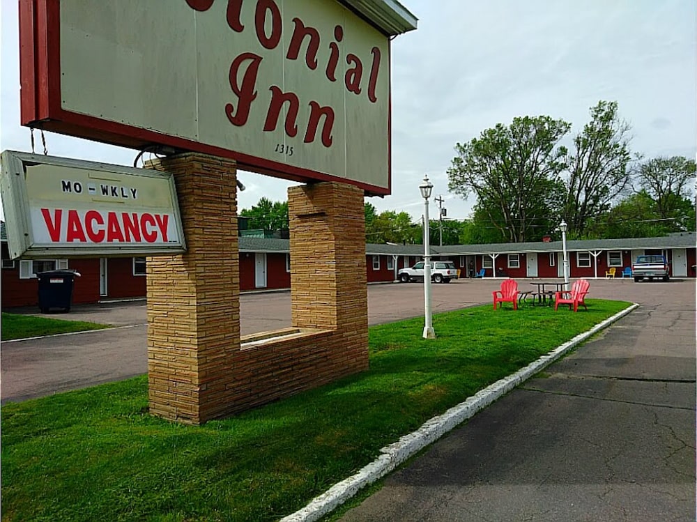 Colonial Inn Extended Stay By OYO New Ulm - photo 19