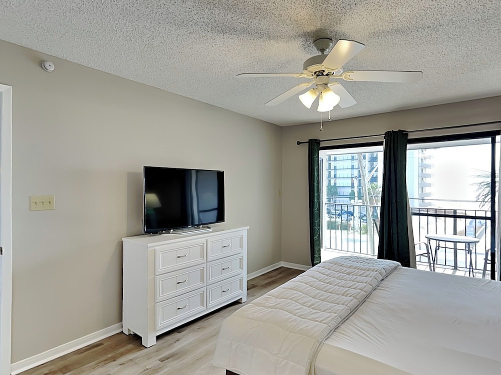 Edgewater Beach & Golf Resort II by Resort Collection - photo 103