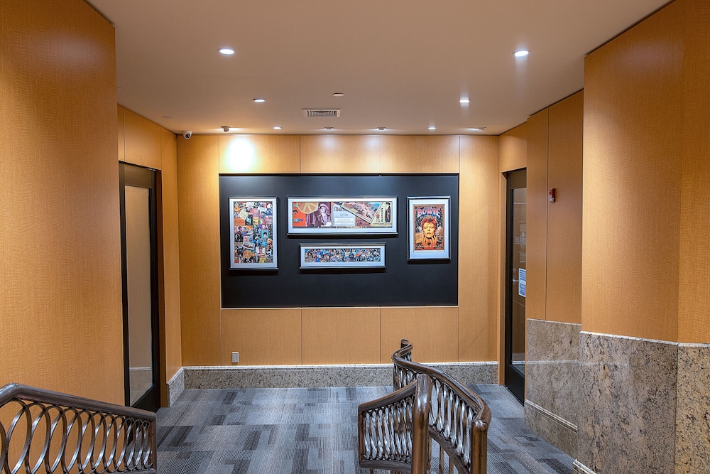 The Belvedere Hotel - photo 23
