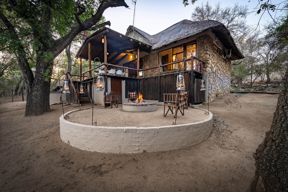 Karongwe Noka House — 5-Star Luxury Hotel in Hoedspruit, South Africa