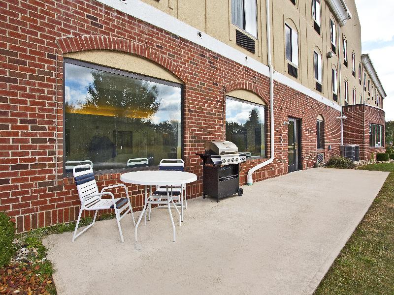 Holiday Inn Express Hotel & Suites Goshen by IHG - photo 31