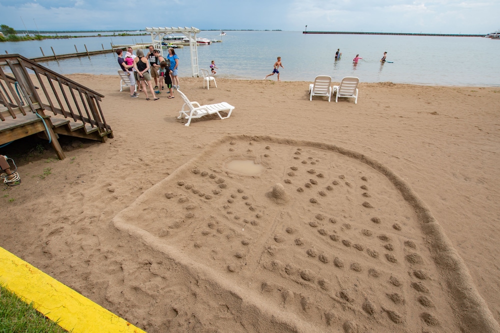 Tawas Bay Beach Resort - photo 44