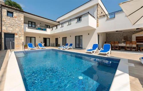 Amazing Home In Rastane Gornje — 5-Star Luxury Hotel in Sveti Filip I Jakov, Croatia
