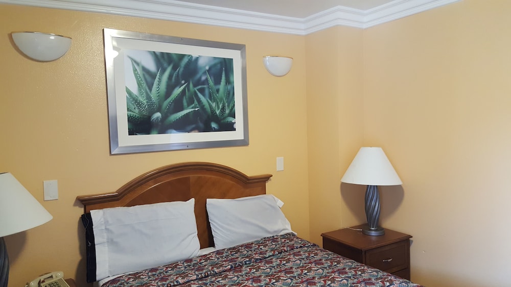 Flamingo Inn Long Beach - photo 18