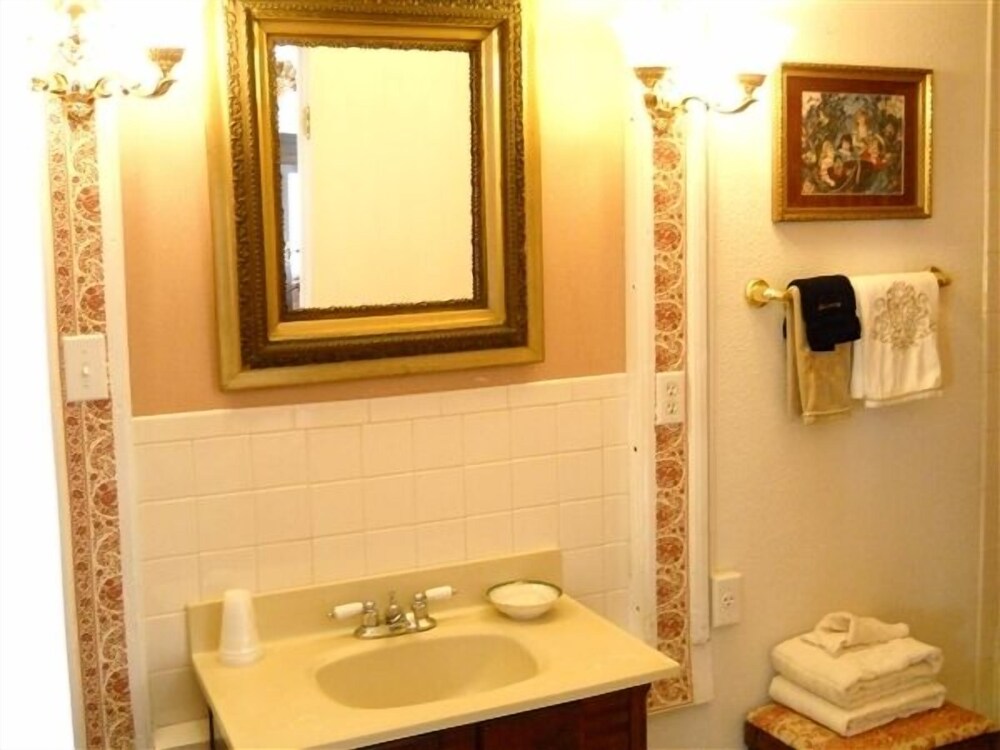 Bluefield Inn - photo 12