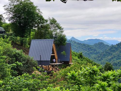 Shuamta cottage — 4-Star Luxury Hotel in Chakvi, Georgia