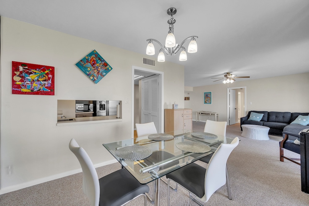 Gulf view Condo With Resort style Amenities 2 Bedroom Condo - photo 26
