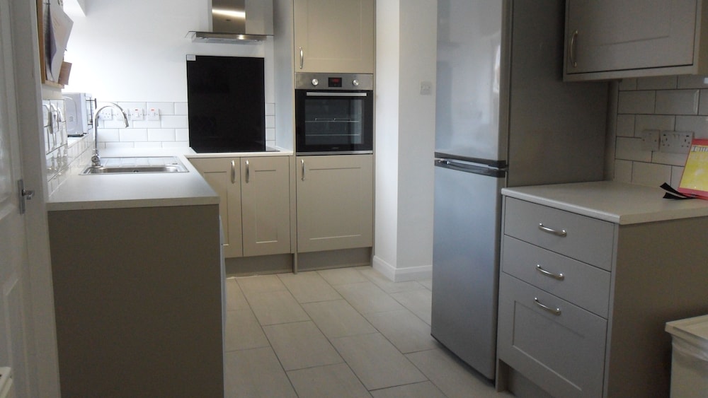 3 Bed Broomfield Road Newport Shropshire in Newport, United Kingdom