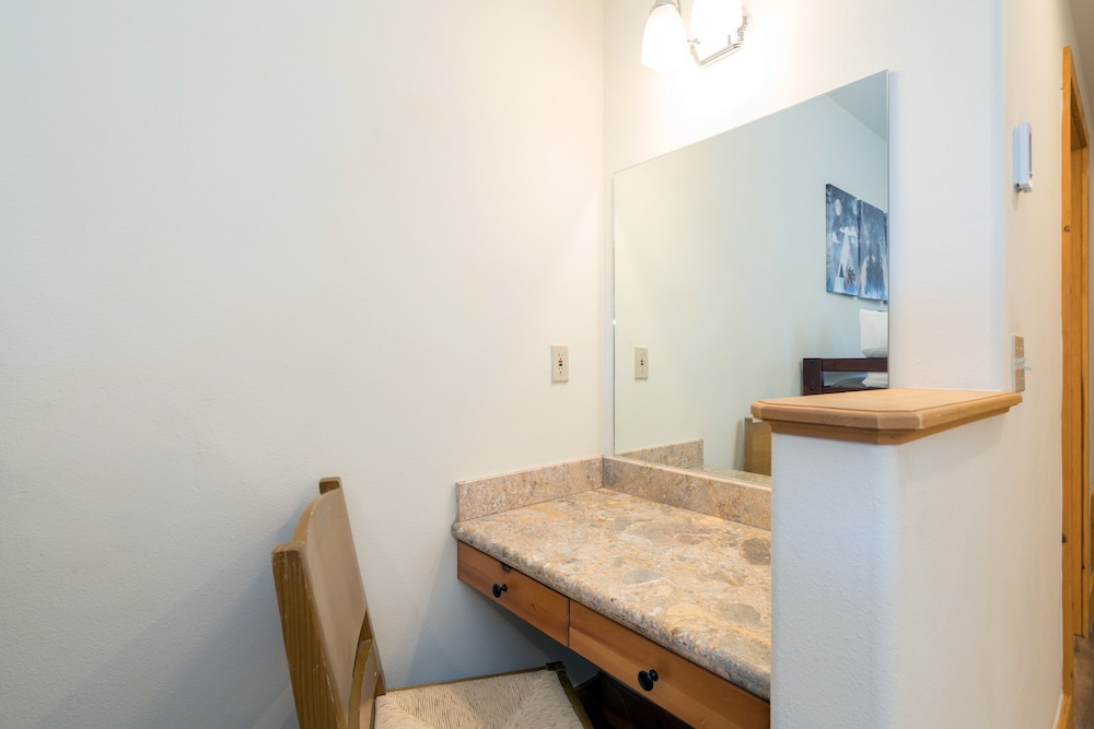 Bear Creek Lodge 309c 1 Bedroom Hotel Room by Alpine Lodging Telluride - photo 8