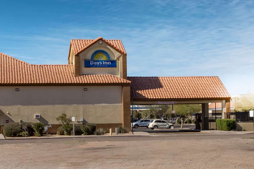 Days Inn by Wyndham Phoenix North - photo 31